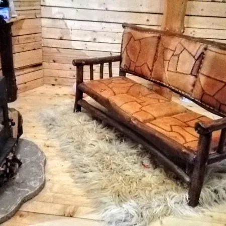 Зелената Къща Momchilovtsi (Smolyan)